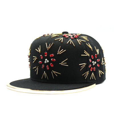 Gorra Hip Hop con Cristales Coloridos y Borde Metálico para Presentaciones - Image 8