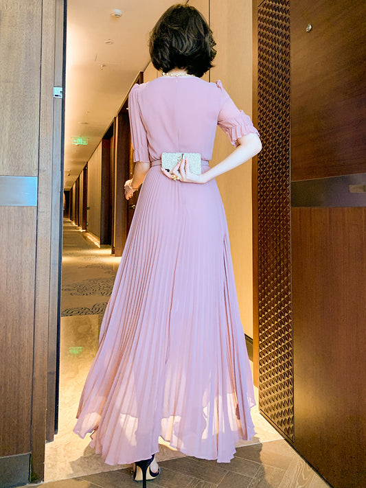 Vestido Elegante con Pliegues y Detalle Floral en la Cintura - Image 2