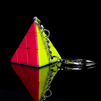 Llavero Cubo Rubik Miniatura - Formas Geométricas (Bollo, Hoja de Arce, Pirámide)