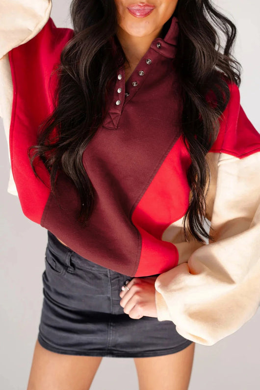 Sudadera Oversized con Contraste de Parches Rojo Flameante y Botones de Presión - Image 9