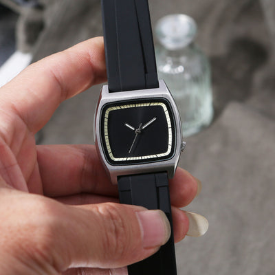Reloj de Pulsera Minimalista Cuadrado sin Logo - Diseño Versátil - Image 37