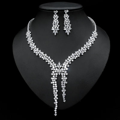 Conjunto de Aretes y Collar de Plata con Circonitas Incrustadas - Diseño Exagerado - Image 6