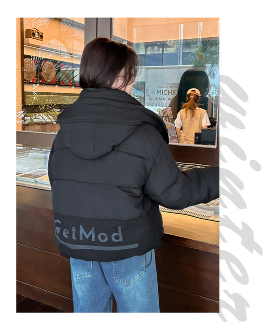 Chaqueta Acolchada de Algodón con Letras Bordadas y Costuras - Image 11