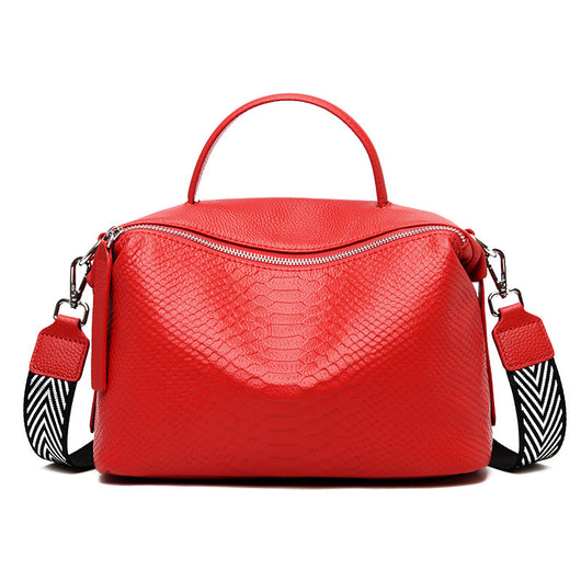 Bolso Bandolera de Cuero Genuino para Mujer - Diseño Minimalista y Versátil - Image 4