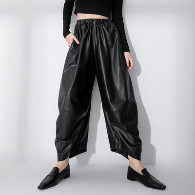 Pantalones Talle Alto de Cuero Ecológico Mate Negro - Diseño Minimalista - Image 3