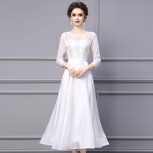 Vestido de Fiesta con Bordados Diamantados