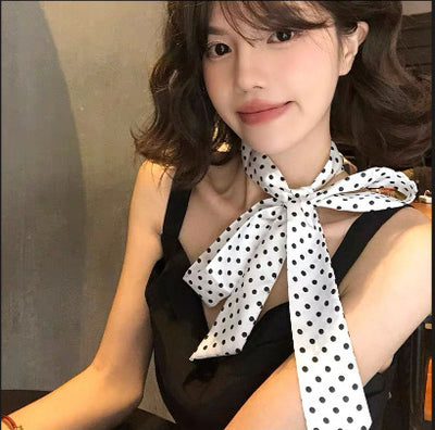 Pañuelo de Seda Coreano con Lunares Blanco y Negro para Mujer - Image 6