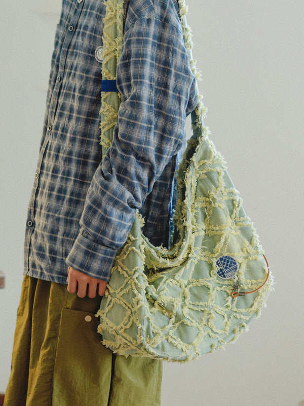 Bolso Bandolera Denim Destruido con Detalles de Diamante