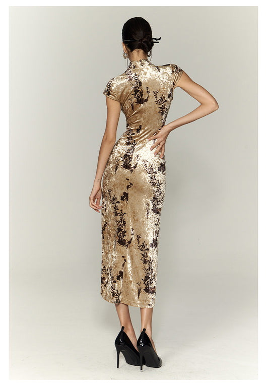 Vestido Cheongsam de Terciopelo Elegante con Movimiento Fluido - Image 15