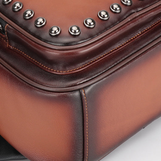 Mochila Casual de Cuero Genuino con Remaches para Mujer - Image 10