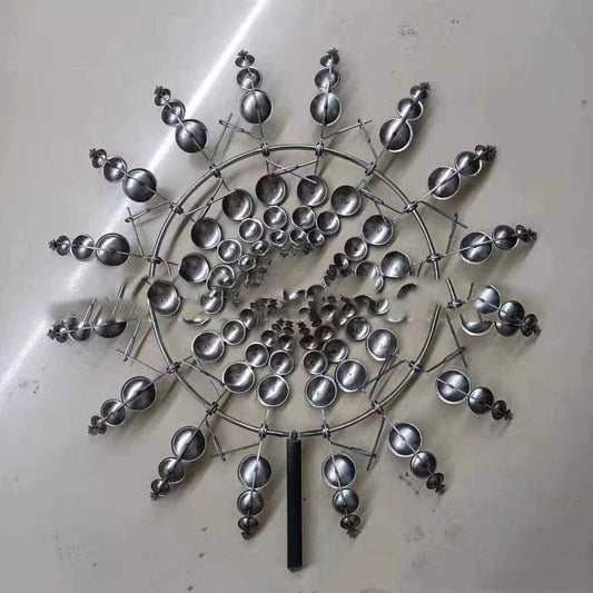 Molino de Viento Decorativo de Metal con Diseño Mágico