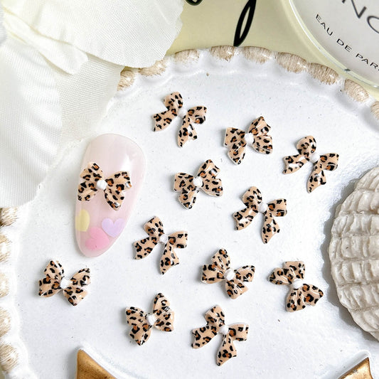 Accesorios de Uñas con Moño Leopardo Maillard