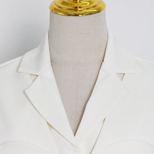 Blazer Entallado con Hombreras y Detalles Calados - Image 13
