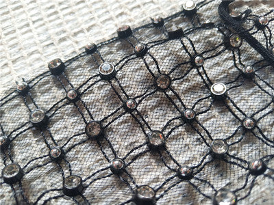 Máscara Decorativa de Malla Perforada - Image 7