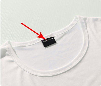 Playera Estampada Ajustada de Cuello Redondo Manga Corta - Image 4