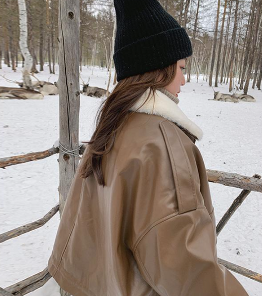 Chaqueta de Cuero Corta con Cuello de Conejo - Marrón Claro - Image 4