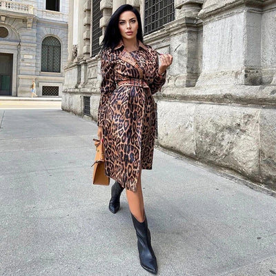 Abrigo Trench Estilo Leopardo con Efecto Ante Brillante y Cordones - Image 13