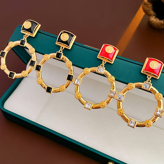 Aretes de Círculo Plateado con Cristales Brillantes - Diseño Vintage Elegante