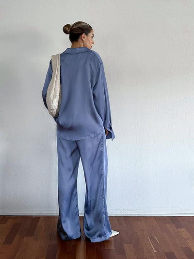 Conjunto Elegante de Satén: Blusa Manga Larga y Pantalón Talle Alto - Image 10