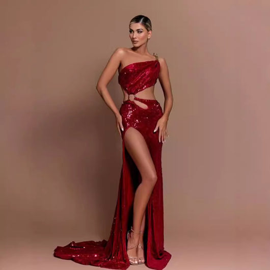 Vestido Rojo con Lentejuelas, Hombro Inclinado y Corte Midriff - Image 2