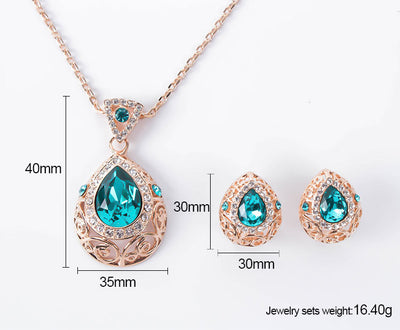 Conjunto de Joyas con Patrón Calado - Image 10