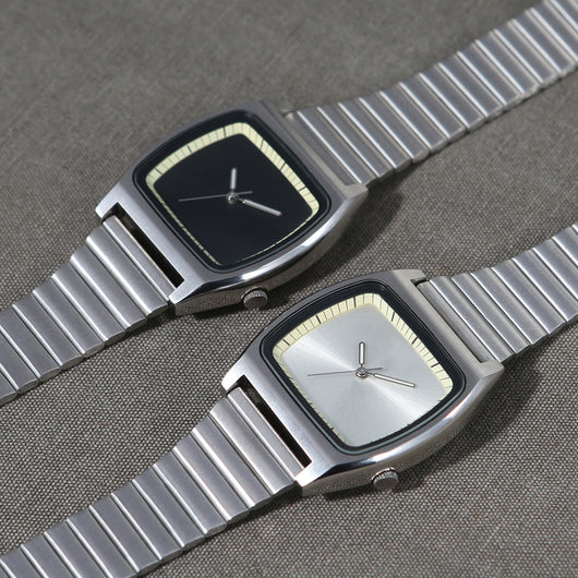 Reloj de Pulsera Minimalista Cuadrado sin Logo - Diseño Versátil - Image 2