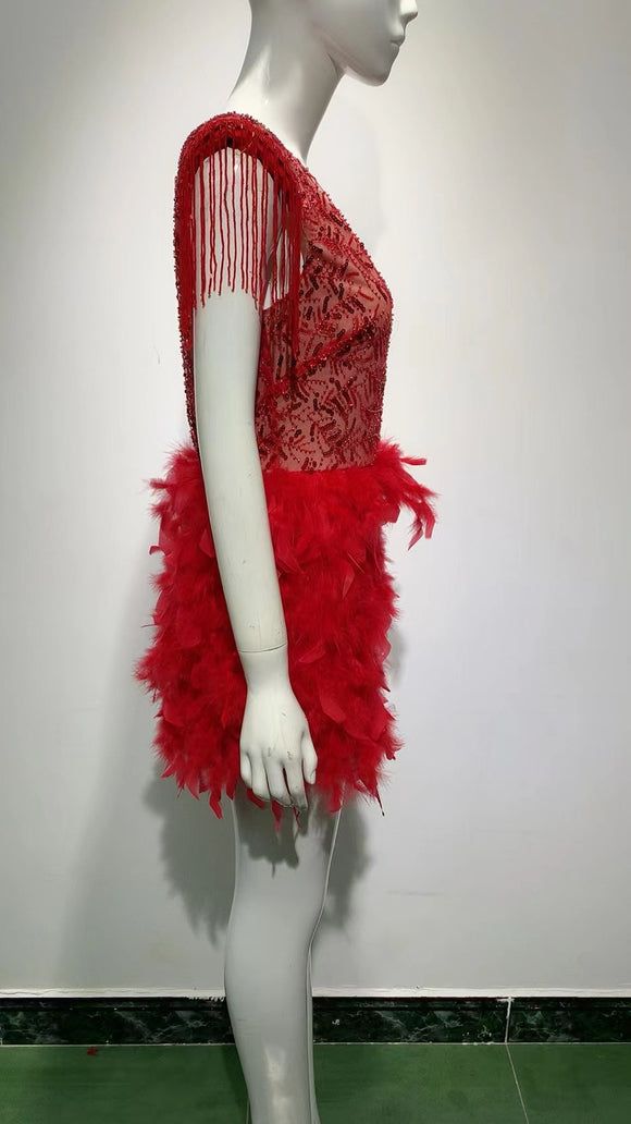 Vestido Corto Escote V con Flecos y Plumas - Ideal para Verano