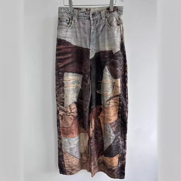 Pantalón Denim Ancho Vintage con Costuras Teñidas y Detalles Rotos