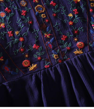 Blusa Retro Holgada con Bordado Floral - Image 26