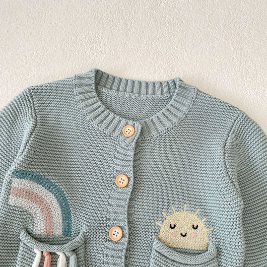 Cardigan Infantil de Algodón con Patrón Arcoíris Bordado y Bolsillos Dobles - Image 8