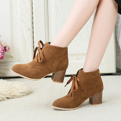 Botas Martin de Tacón Alto en Gamuza - Estilo y Elegancia - Image 7