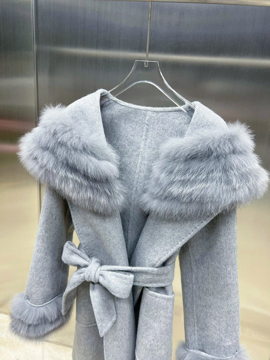 Abrigo de Invierno para Mujer en Lana de Oveja con Corte Ajustado - Image 10