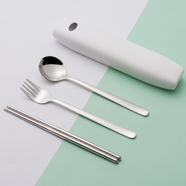 Estuche Desinfectante UV Portátil para Cubiertos de Acero Inoxidable