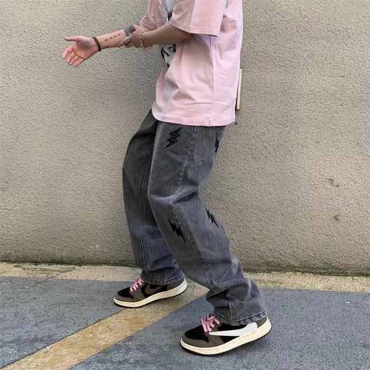 Jeans Rectos Sueltos Desgastados con Bordado de Rayo para Hombre - Image 9