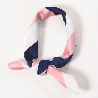 Pañuelo de Seda Coreano con Estampado Decorativo - Image 7