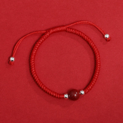 Pulsera Tejida a Mano Roja para Amantes de Vacas - Regalo Artesanal - Image 5