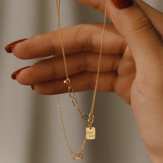 Conjunto de Collar y Pulsera Cuadrados en Oro 18K para Mujer