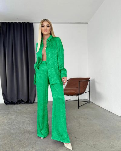 Conjunto de Dos Piezas Mujer con Camisa Estampado Leopardo y Pantalón - Image 18
