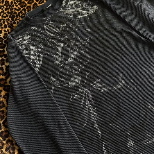 Sudadera Cuello Redondo Manga Larga Estilo Urbano Dark con Estampado - Image 6