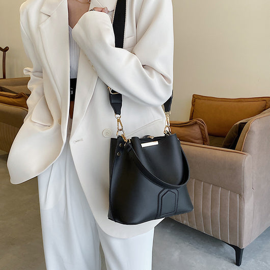 Bolso de Hombro Premium con Estilo Contemporáneo - Image 4