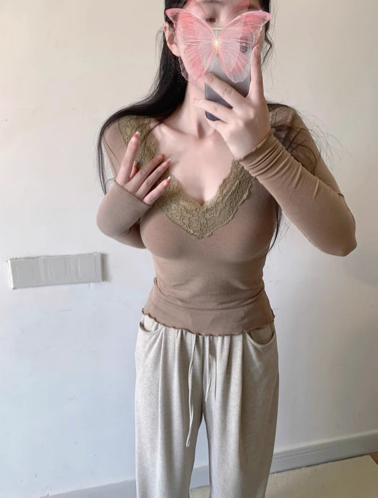 Blusa Base Elegante de Encaje con Cuello en V y Manga Larga - Image 28