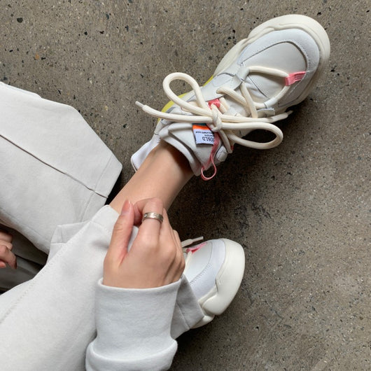 Tenis Plataforma Cuña para Mujer con Cordones y Detalles en Encaje - Image 10