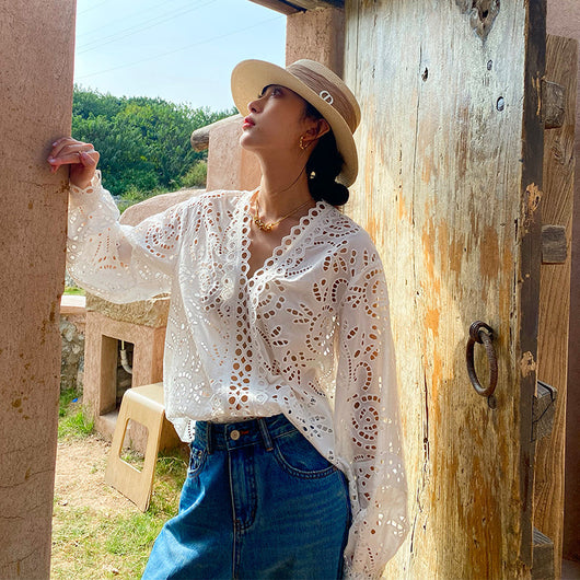 Blusa Blanca de Algodón con Bordado Diseño Elegante Manga Larga para Mujer - Image 3