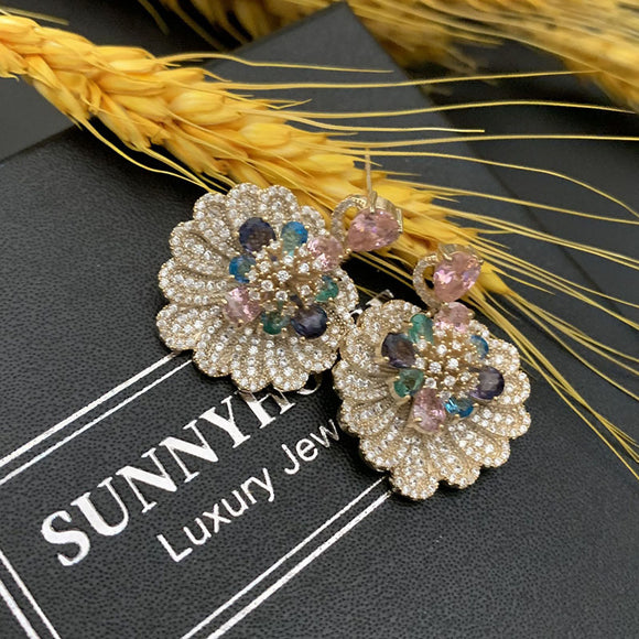 Aretes Florales Brillantes de Diseño Exagerado