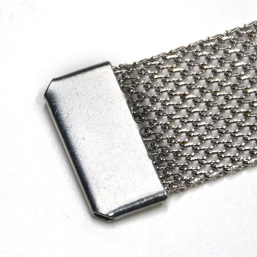 Correa Antiestática Triangular de Metal para Automóviles - Image 8