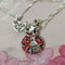Collar Colgante Mariquita Adorable Corazón Rojo con Brillantes y Letra de Moda
