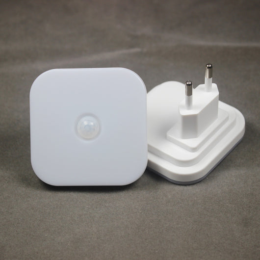 Lámpara de Cabecera con Enchufe Europeo para Dormitorio - Image 9