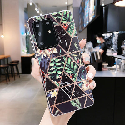 Funda Celular Floral Retro con Acabado Electroplateado Geométrico - Image 5