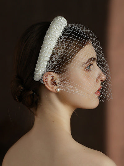 Velo Nupcial Estilo Audrey Hepburn Blanco Vintage con Cuentas y Malla Grande - Image 10