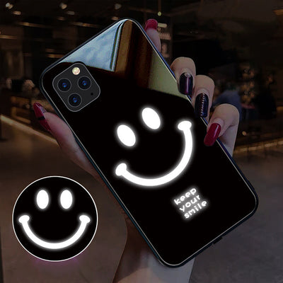 Funda para iPhone con Cara Sonriente y Flash LED Interactivo - Image 13